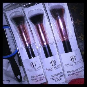 💥Brand NEW💥 Set of 3 brushes